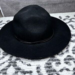 Urban Outfitters Black Felt Wide-Brim Fedora